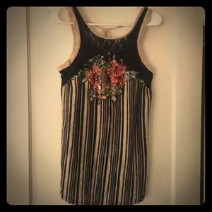 🌸FREE PEOPLE Lace flower tank top🌺